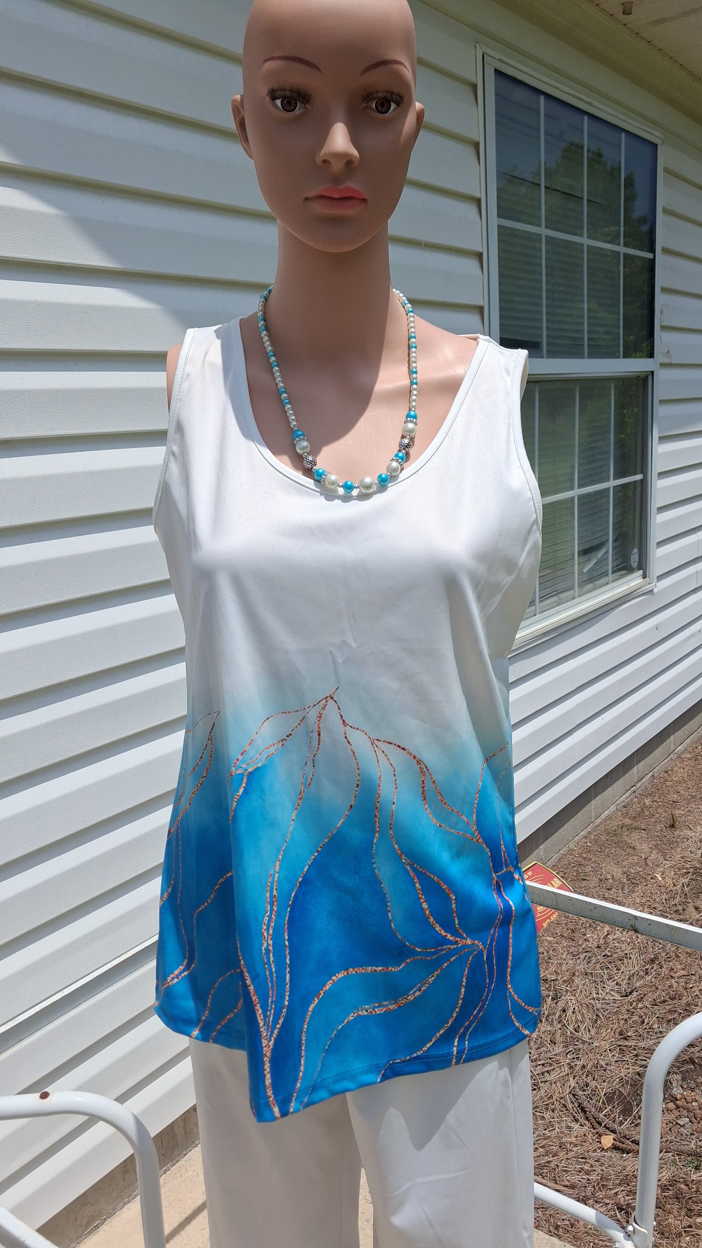Sleeveless White & Turquoise Outfit